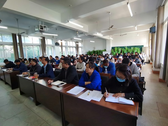 说明: C:\Users\Administrator\Desktop\申博sunbet举行《习近平谈治国理政》（第四卷）宣讲报告会\申博sunbet举行《习近平谈治国理政》（第四卷）宣讲报告会\IMG_20221012_140517.jpg