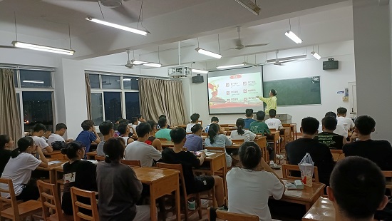 说明: C:\Users\Administrator\Desktop\公司开展新生班级入党知识宣讲活动2021.9.17\公司开展新生班级入党知识宣讲活动2021.9.17\2.jpg