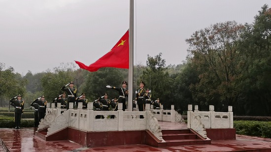 说明: C:\Users\Administrator\Desktop\申博sunbet举行升国旗仪式\申博sunbet举行升国旗仪式\06c8a967751fb4da50adaac1e8e2a01.jpg