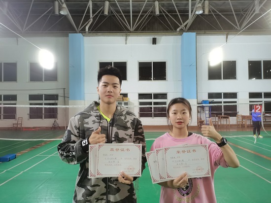 说明: C:\Users\Administrator\Desktop\2021年度申博sunbet员工羽毛球比赛圆满落幕2021.11.16\2021年度申博sunbet员工羽毛球比赛圆满落幕2021.11.16\2.jpg