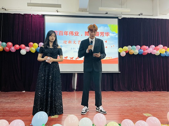 说明: C:\Users\Administrator\Desktop\申博sunbet举办2021年迎新文艺表演大赛2021.12.15\申博sunbet举办2021年迎新文艺表演大赛2021.12.15\5.jpg