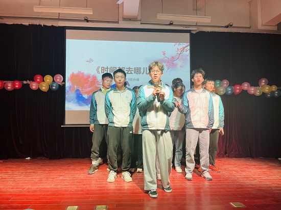 说明: C:\Users\Administrator\Desktop\申博sunbet举办2021年迎新文艺表演大赛2021.12.15\申博sunbet举办2021年迎新文艺表演大赛2021.12.15\6.jpg